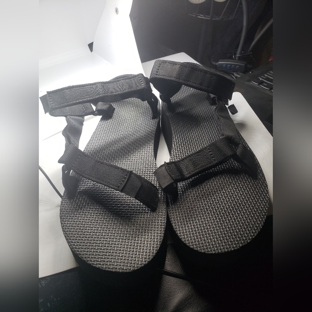 Euc Platform Teva - image 1